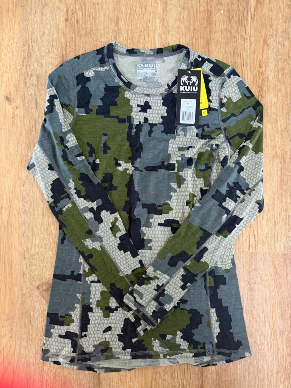 KUIU ladies Camo Long Sleeve Base Layer Top - Green/Gray/Black